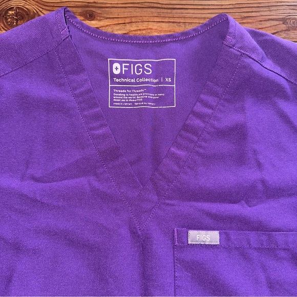 Figs Caterina One Pocket Srcub Top XS Purple Fitted Uniform - Picture 3 of 3